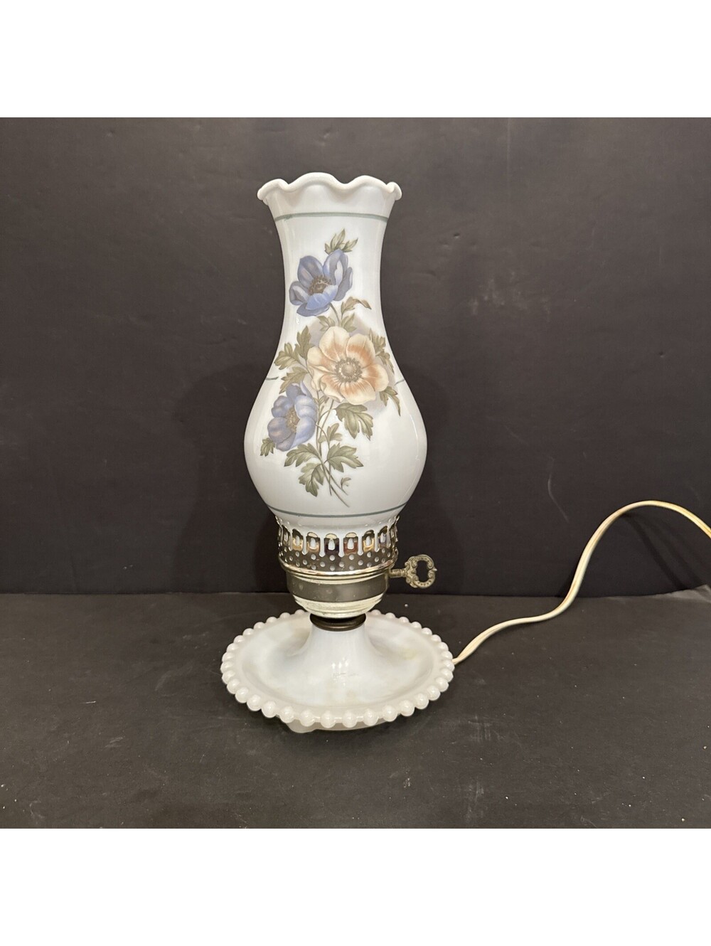 Vtg Hand Painted Milk Glass Electric Hurricane Hobnail Table Bedside Lamp 12.5”H